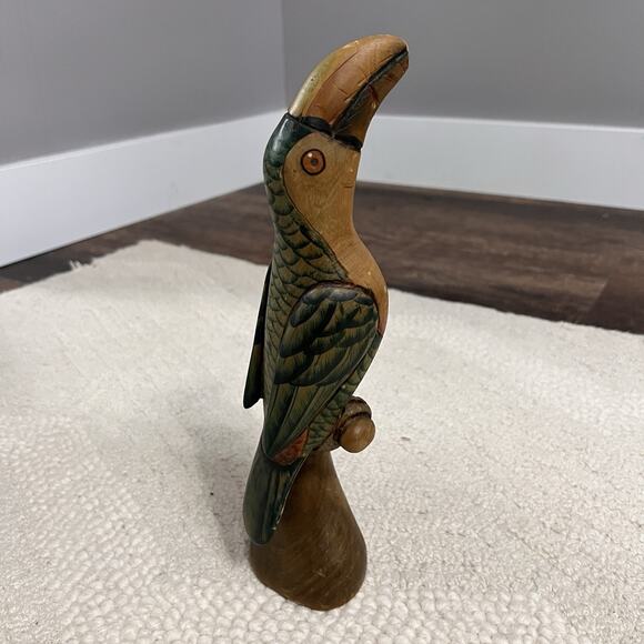 Vintage Hand Carved Toucan Bird Figurine Lightweight Wood Totem - Picture 1 of 6